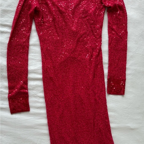 Backless, cashmere, red with sequins evening dress by Donna Karan. - Picture 2 of 6